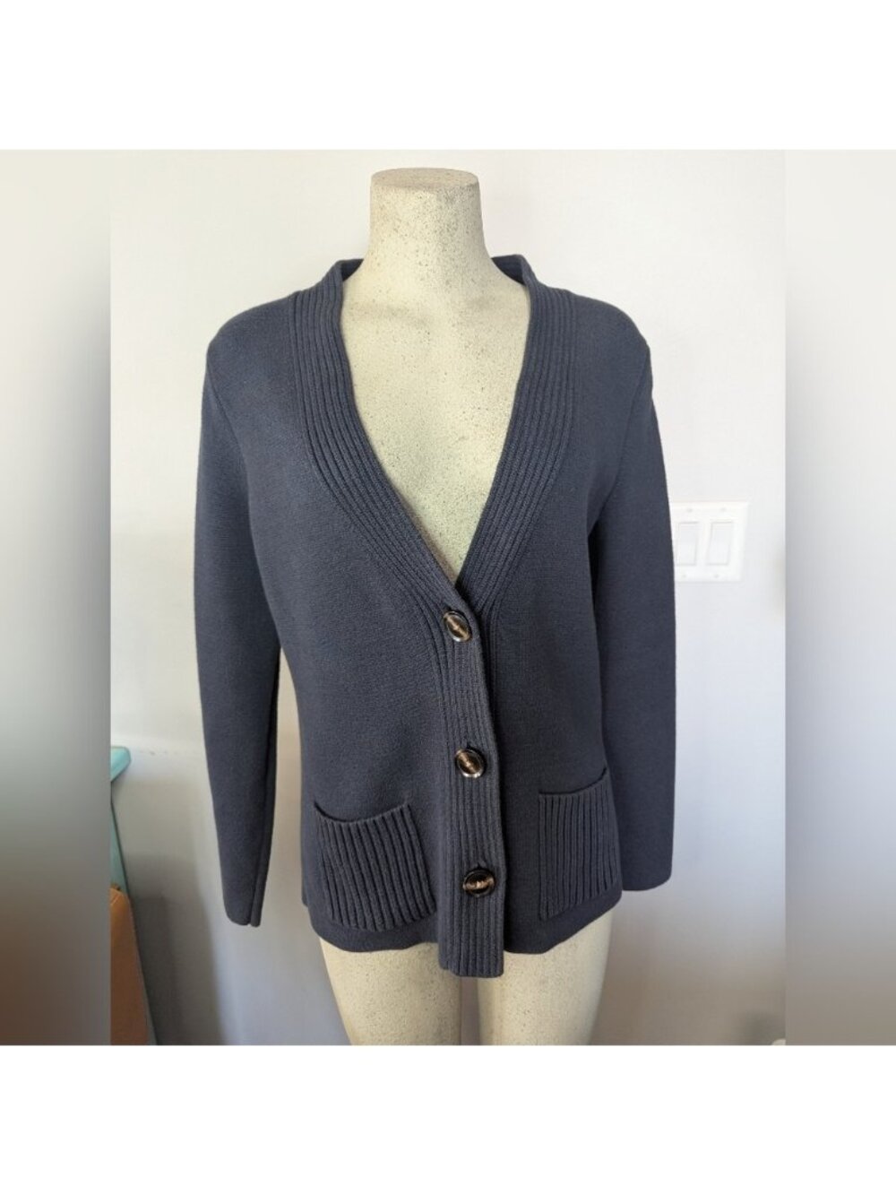 Banana Republic Cotton Wool v neck cardigan with pockets in Navy Blue Size Large